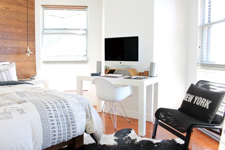 How to set up a bedroom office when working from home?